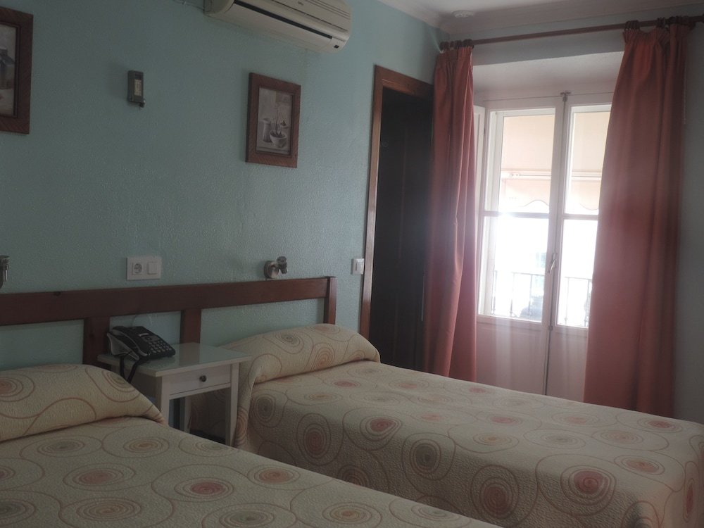 Фото Hostal Bahia