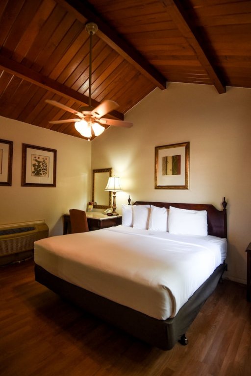 Фото Parry Lodge