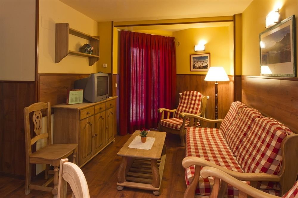 Фото Apartaments La Neu