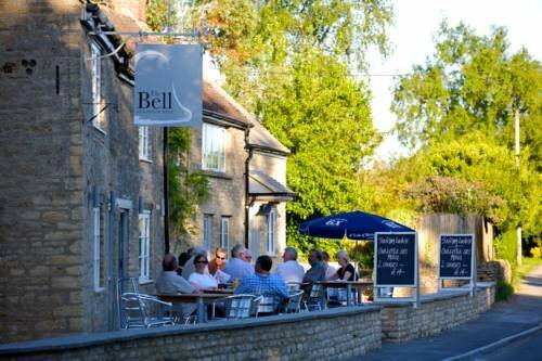 Hotel The Bell at Hampton Poyle, Oxfordshire County, photo