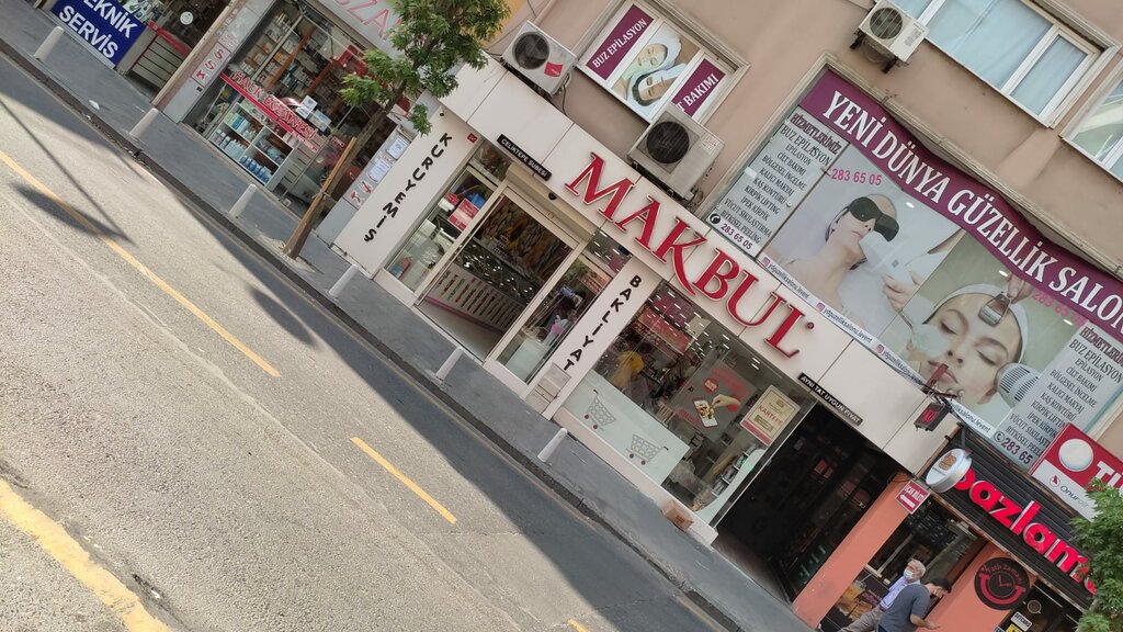 Nuts, snacks, dried fruits Makbul, Istanbul, photo