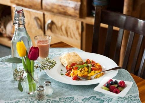 Гостиница Good Medicine Lodge Bed & Breakfast в Уайтфише