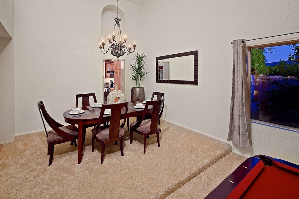 Фото Tatum Place