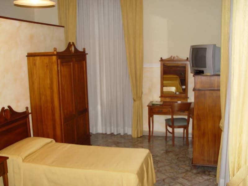 Фото La Collegiata Guest House