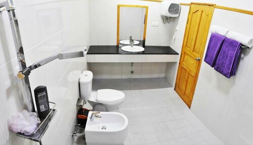 Гостиница New Breeze Thoddoo Inn на Тодду