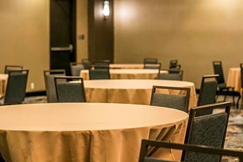 Фото DoubleTree by Hilton Lubbock University Area