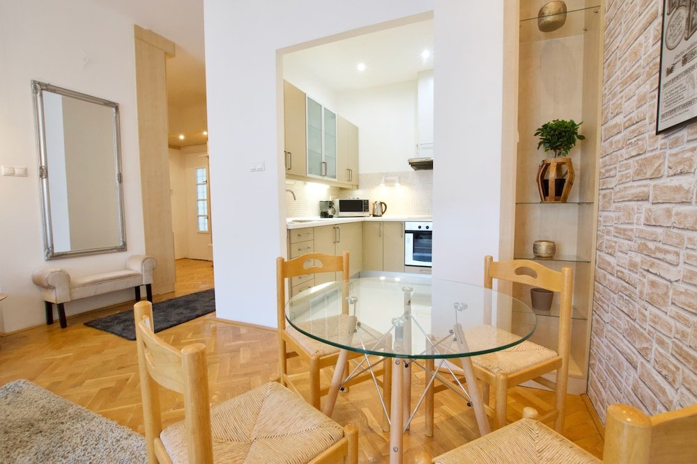 Фото Standard Apartment by Hi5 - Madách Imre 1