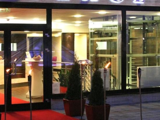 Фото Town Hall Apartments