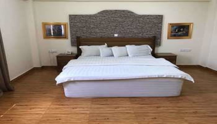 Фото Ampomaah Hotel