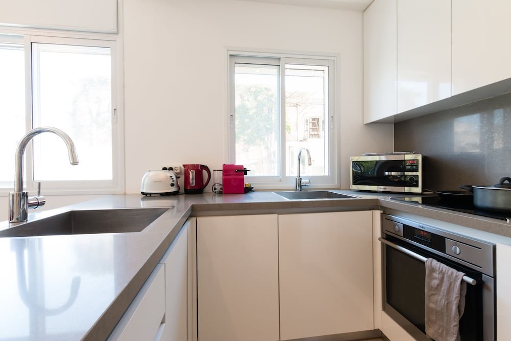 Фото Modern 3br 5 Min to Beach