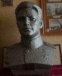 Бюст Героя Советского Союза Николая Михайловича Плахотного (Kotovskogo Street, 16) ، نصب تذكاري للحرب، مقبرة جماعية