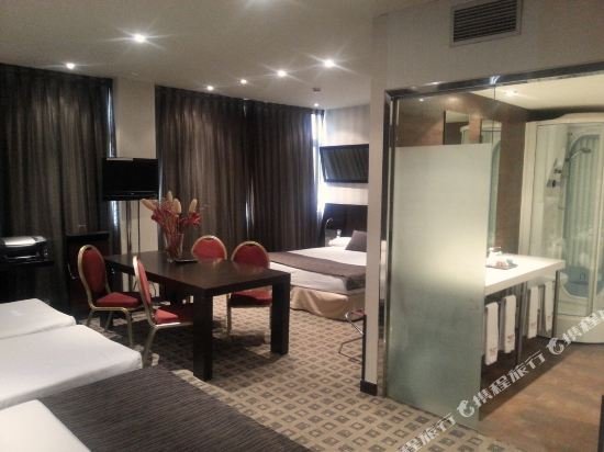 Фото Sercotel Madrid Aeropuerto