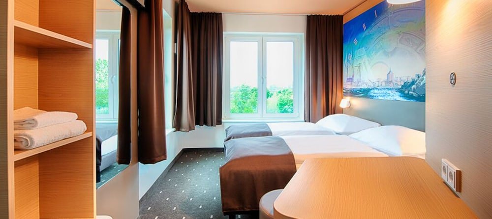 Фото B&b Hotel Rostock-Hafen