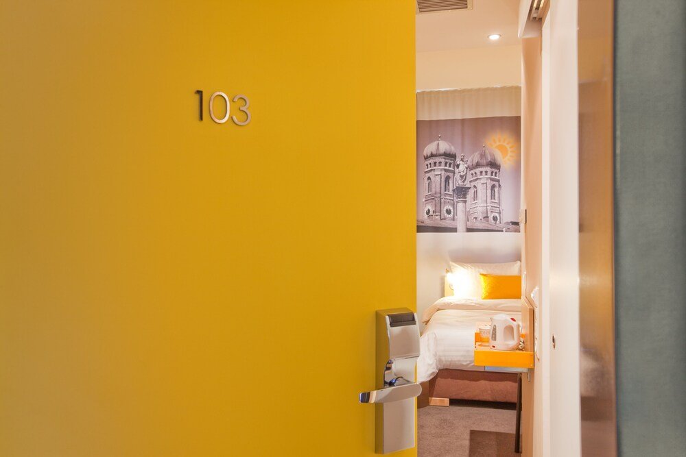 Фото B&b Hotel München-Moosach