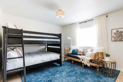 Гостиница Perfect 4 Bdrm Home With Pool and Game Room! в Финиксе