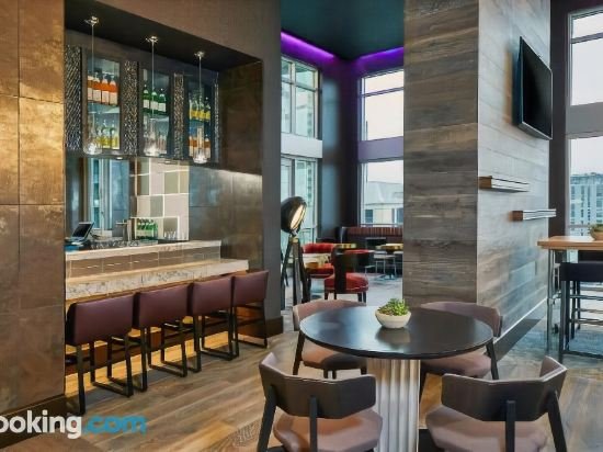 Фото Hampton Inn & Suites Atlanta-Midtown, Ga