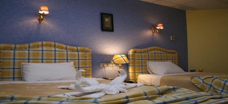 Фото Holidays Express Hotel