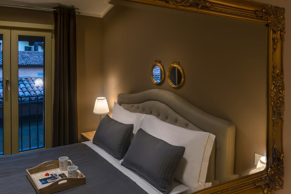 Фото 051b Room Breakfast