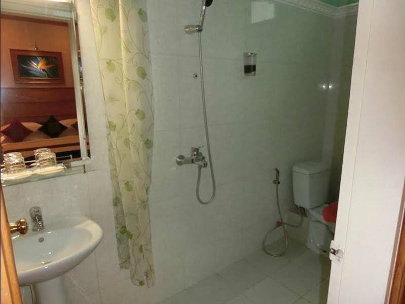 Фото Shwe Kyun Hotel