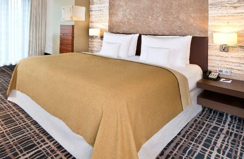 Фото Dorint Hotel am Heumarkt Cologne