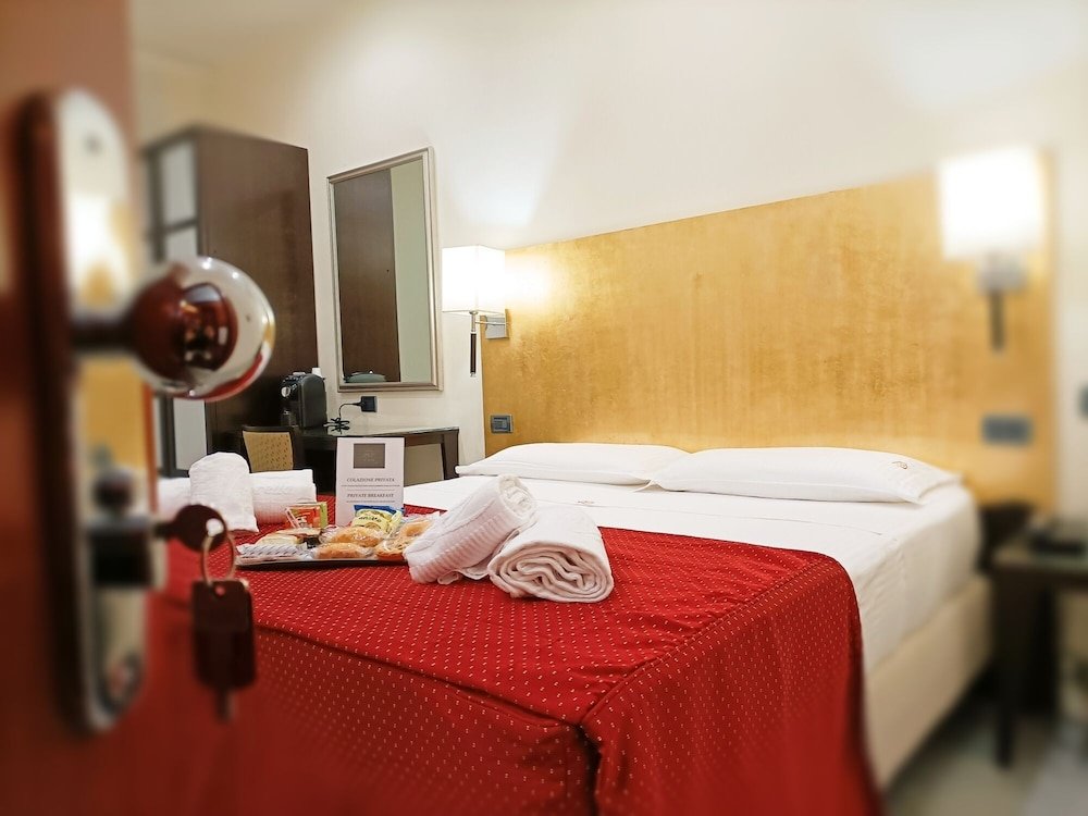 Фото Hotel Fiorella Milano