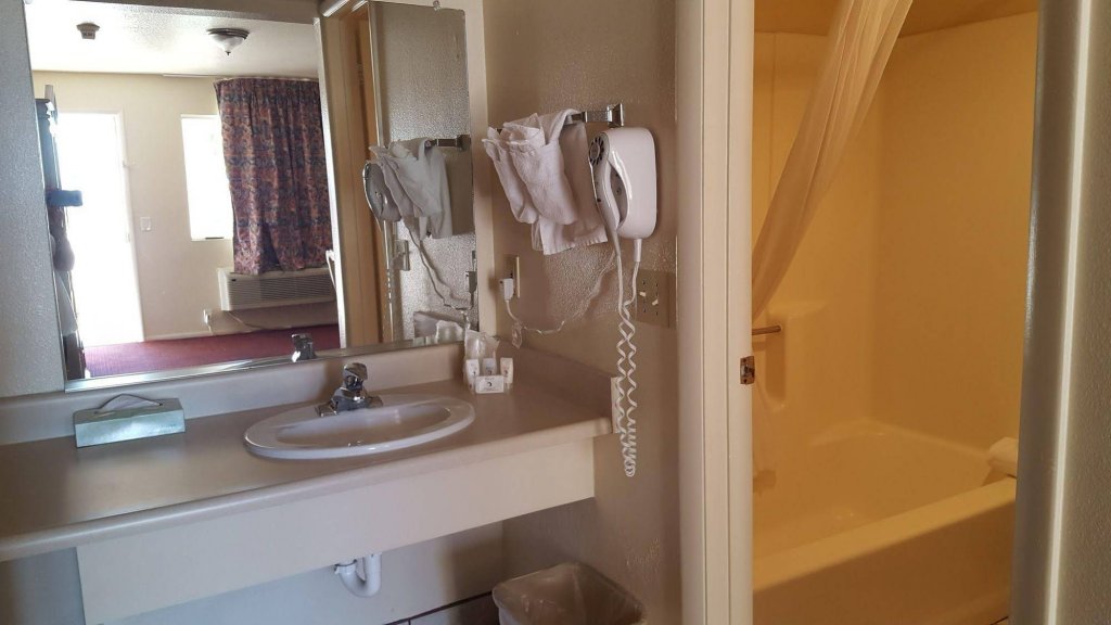 Фото Bridgewater Motel