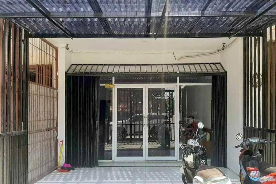 Hotel RedDoorz near Alun Alun Kota Serang, Serang, photo