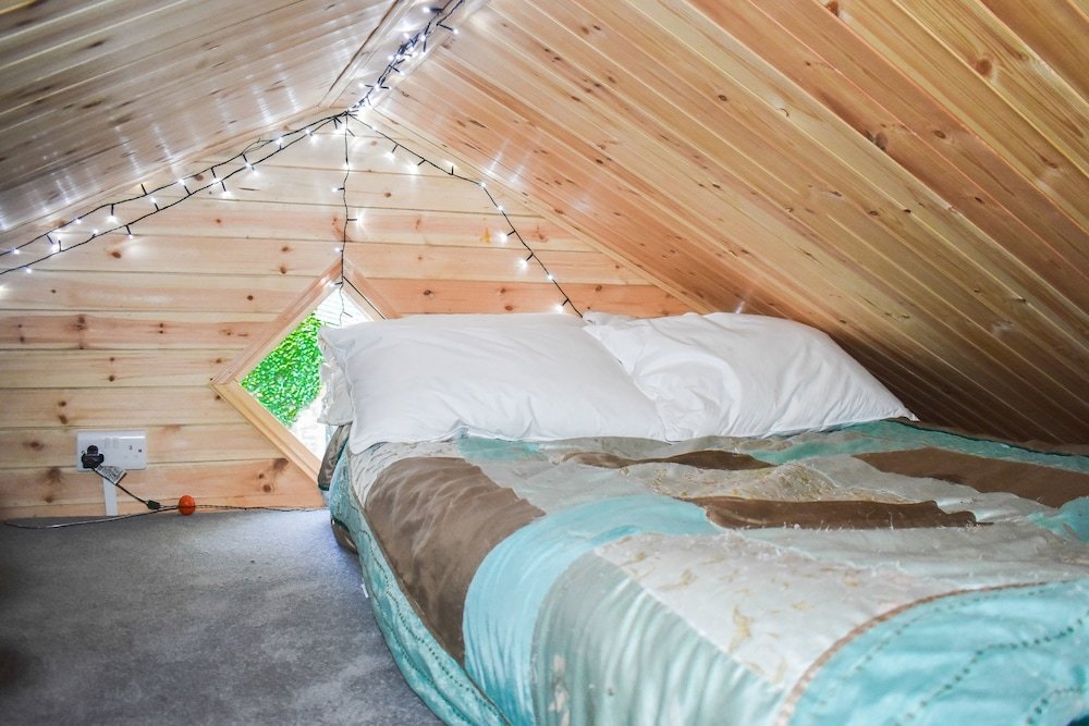 Фото Rustic Cabin Getaway in Brighton