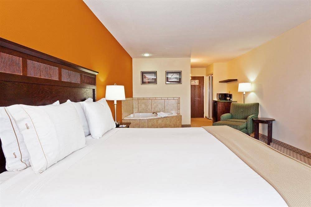 Фото Holiday Inn Express Hotel & Suites Chattanooga-Hixson, an Ihg Hotel