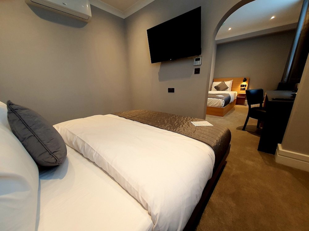 Фото Gainsborough Hotel