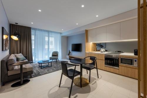Фото Skye Suites Sydney