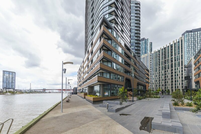 Гостиница Melbourne Lifestyle Apartments - Best Views on Collins в Мельбурне