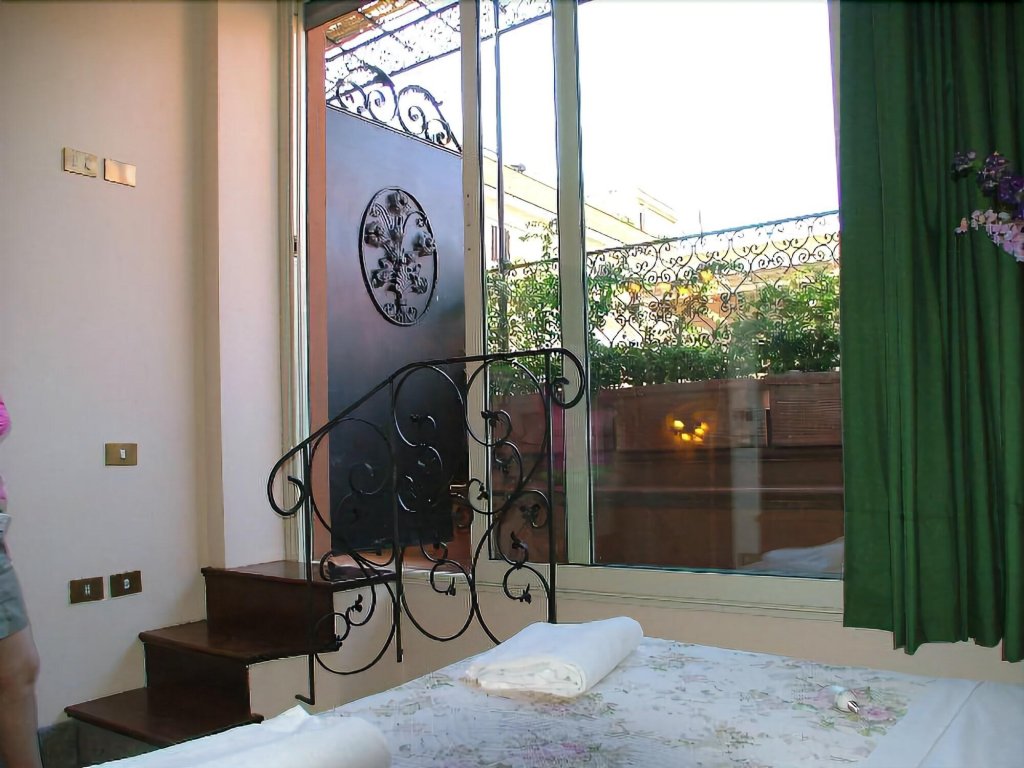 Фото Okapi Rooms