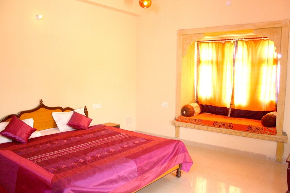 Фото Hotel Marina Mahal