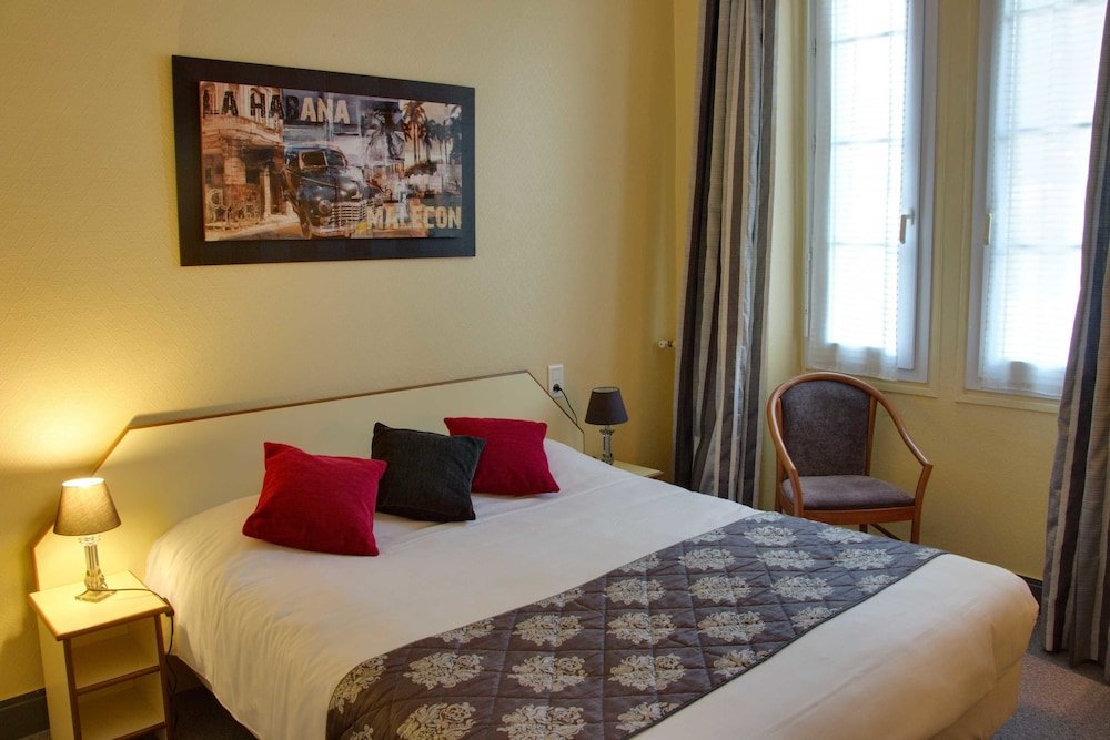 Фото Hôtel Les Tilleuls, Bourges