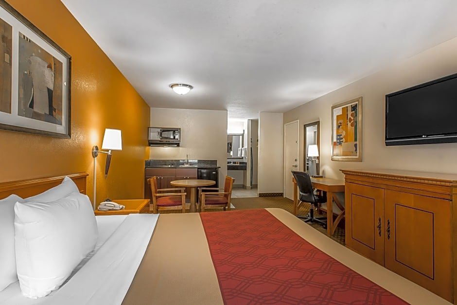 Фото Econo Lodge Inn & Suites El Cajon San Diego East