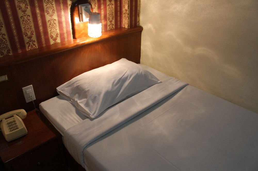 Фото Business Inn At Sukhumvit 11 by Hjz