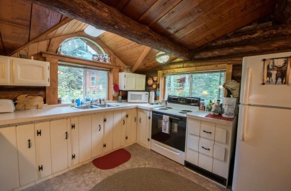 Фото A Cabin by the Pond