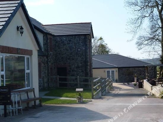 Фото Dunamoy Cottages & SPA