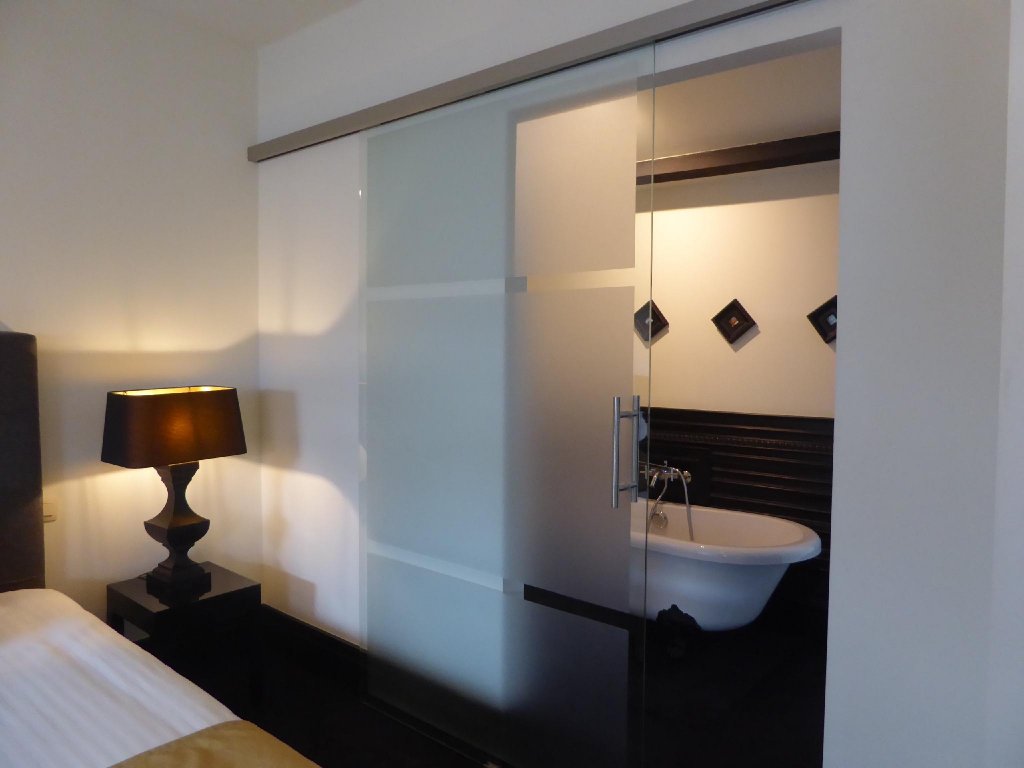 Фото B in Antwerp