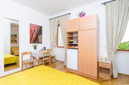 Фото Rooms Lovrijenac