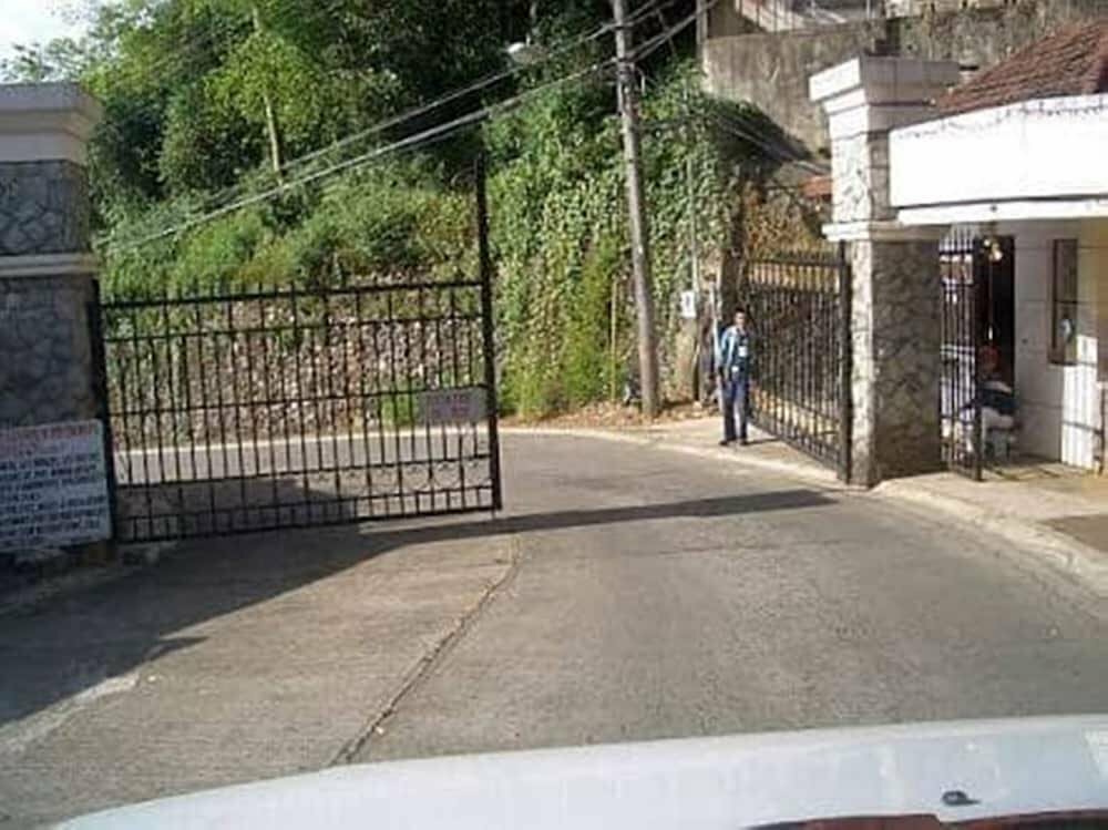 Hotel Dad's Big Transient House, Baguio, photo