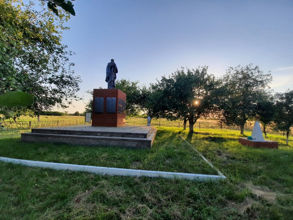 Monument, memorial Братская могила воинов, павших в Великой Отечественной войне, Belgorod Oblast, photo