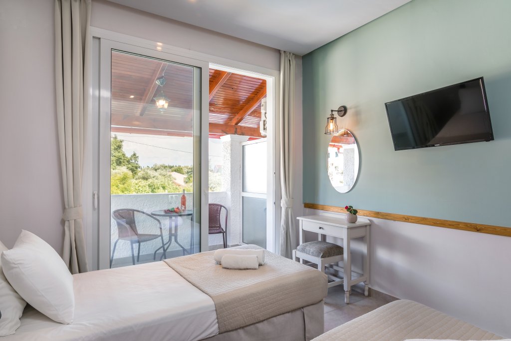 Фото Dominoes Aparthotel