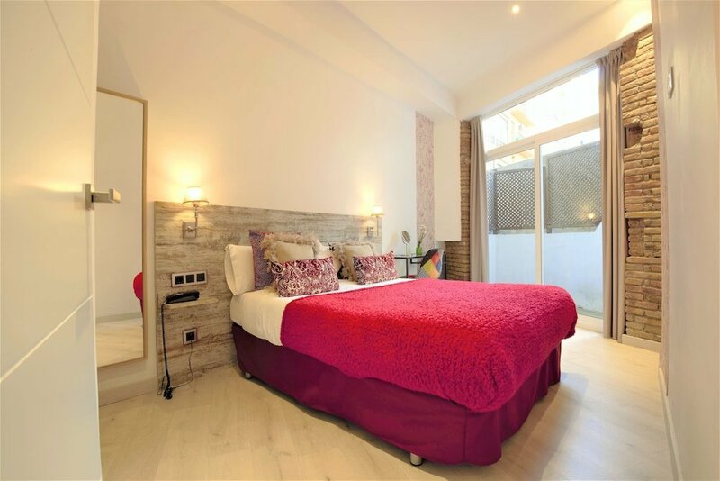 Гостиница Kiwidestiny Apartments & Suites в Барселоне