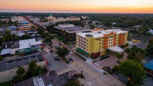 Гостиница Courtyard by Marriott DeLand Historic Downtown