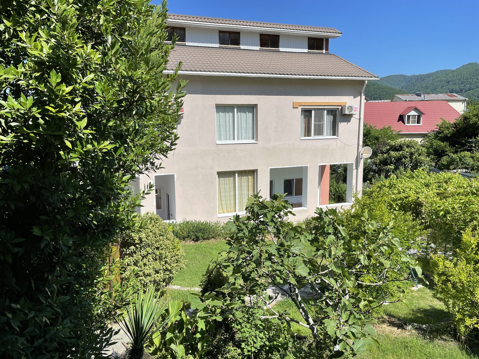 Фото отеля 1