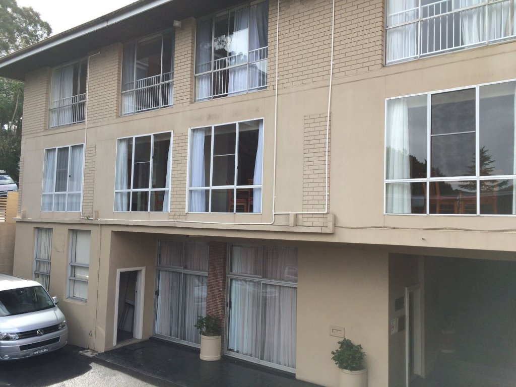 Фото Twin Towers Inn