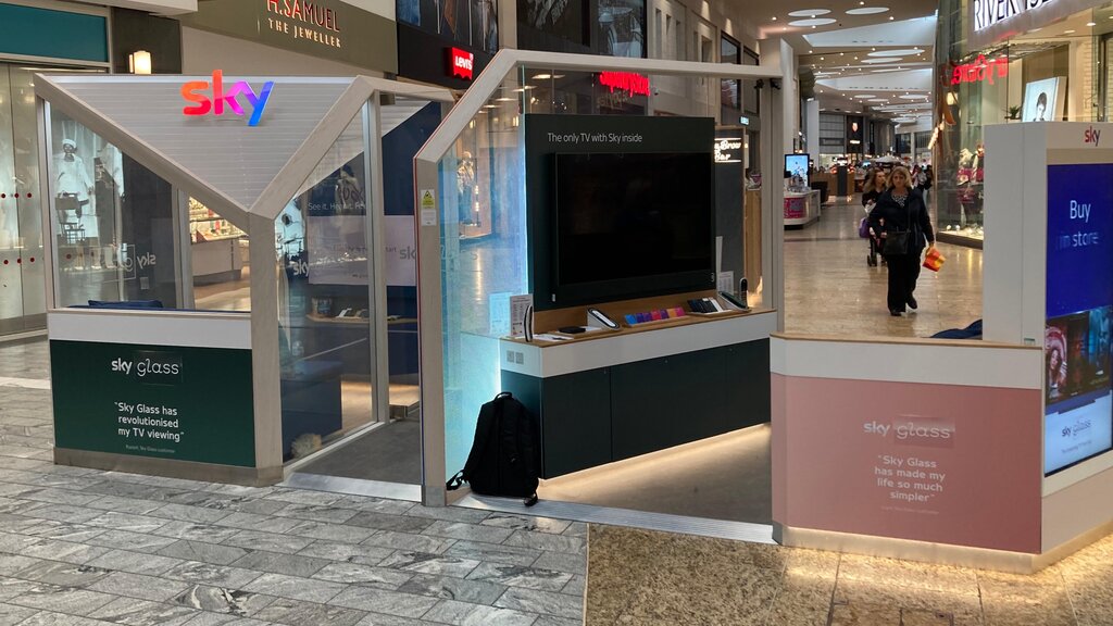 Mobile phone store Sky, Glasgow, photo