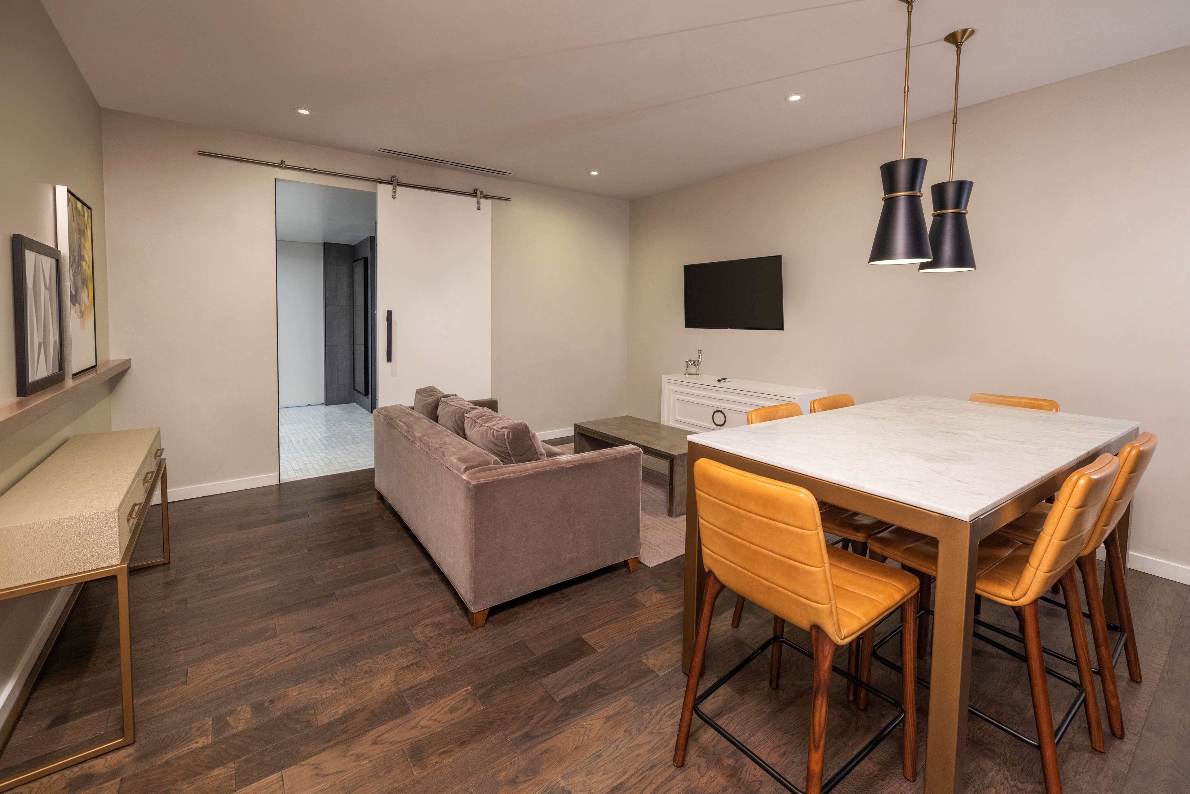 Фото The Statler Dallas Curio Collection by Hilton